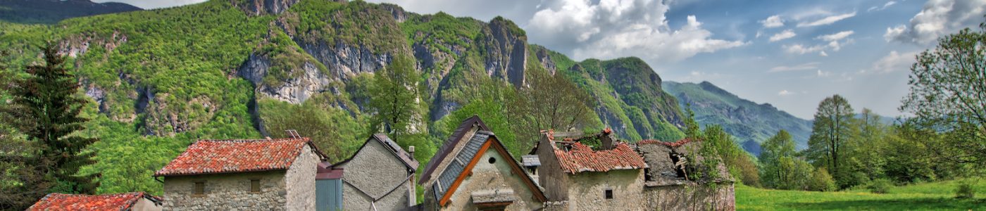 Piccolo Villaggio delle Alpi bergamasche in Val Taleggio